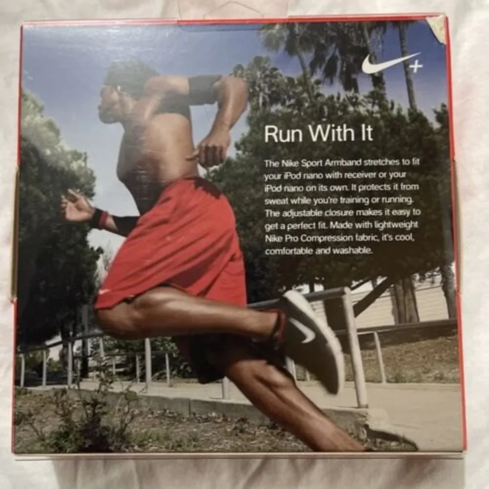 Nike Sport Armband for Ipod Nano Black Red-Jogging Hiking Running Walking NEW